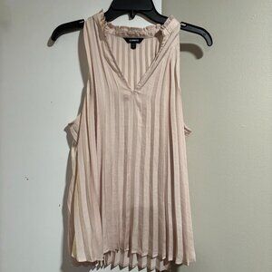 Express Women's sleeveless pleated pale pink blouse SZ: L